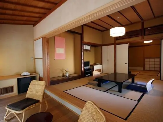 Standard Oda, Bahçe Manzaralı (Traditional Tatami Room -Yamabuki-)