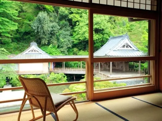 Standard Oda, Ortak Banyo (Traditional Tatami style, Pond View)