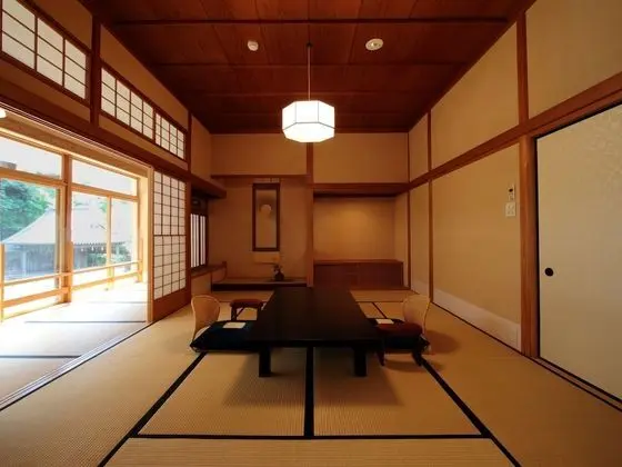 Süit (Tatami Room, Pond View -Moegi-)