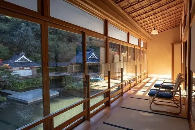 Süit (Tatami Room, Pond View -Moegi-)