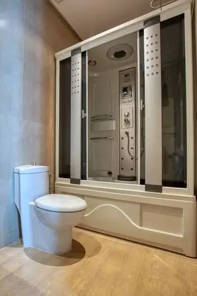 Junior Tek Büyük veya İki Ayrı Yataklı Oda