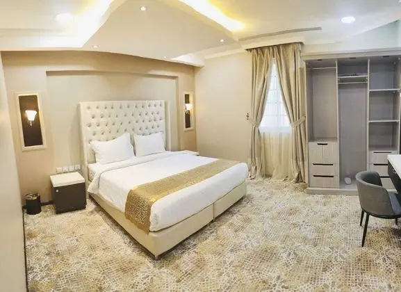 Deluxe Tek Büyük Yataklı Oda