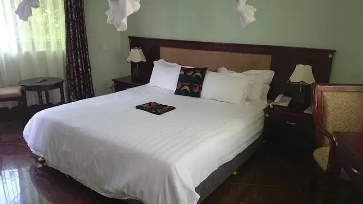 Luxury Tek Büyük Yataklı Oda