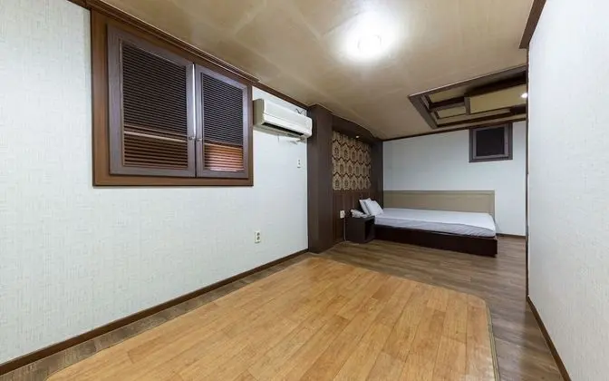 Oda (Special Room)