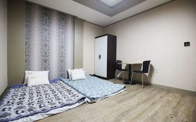 Oda (Korean Style room (Netflix viewing av)