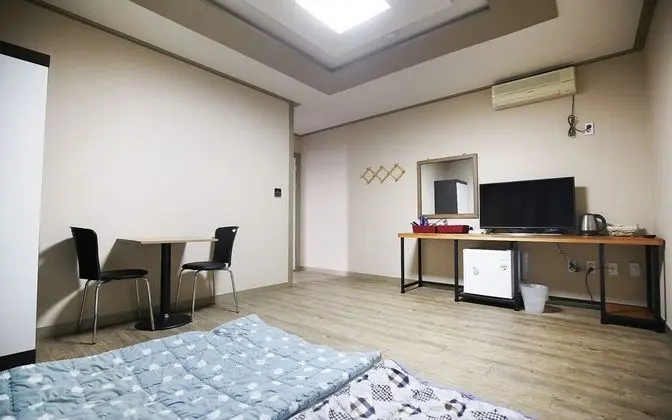 Oda (Korean Style room (Netflix viewing av)