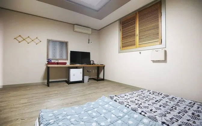 Oda (Korean Style room (Netflix viewing av)