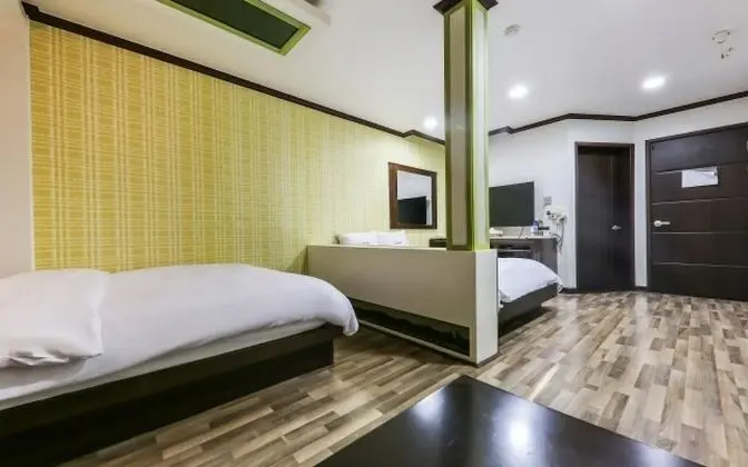 Oda (Deluxe Room B (Twin Large Whirlpool))