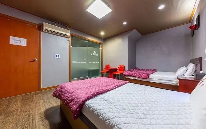 Oda (Budget Twin Room)