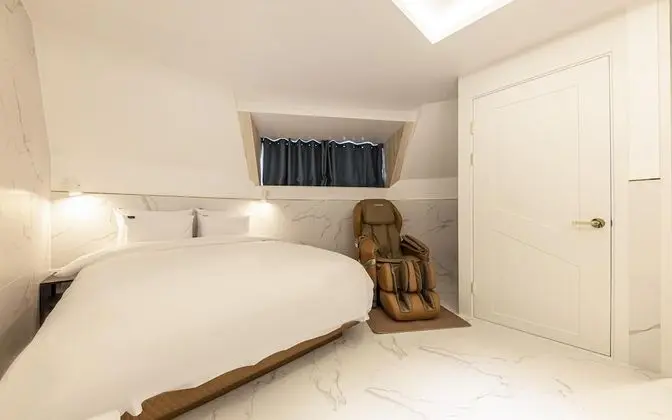 Oda (Diamond Room (rooftop 2 PCs air purif)