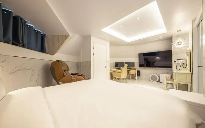 Oda (Diamond Room (rooftop 2 PCs air purif)