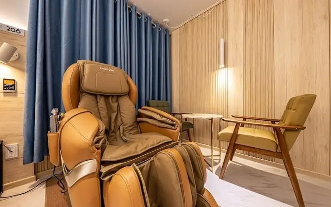 Oda (Gold Room (massage chair 2 PCs air pu)