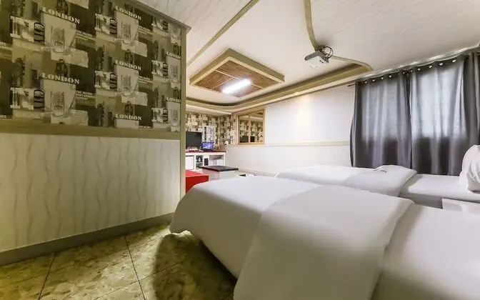 Oda (Family Room (Double + Single Bed PC B)