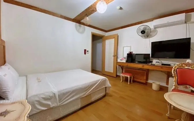 Oda (Semi-Special Room)