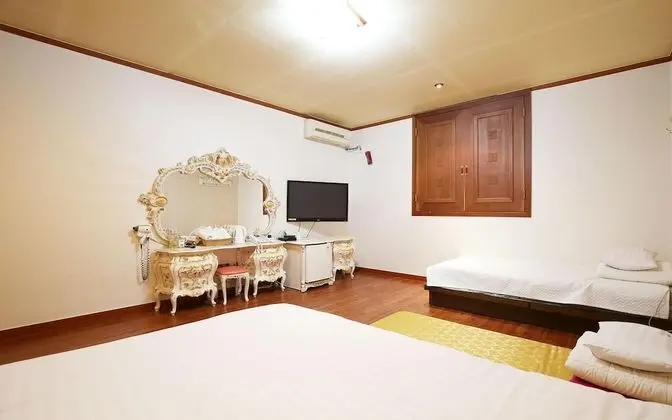 Oda (Twin Room)