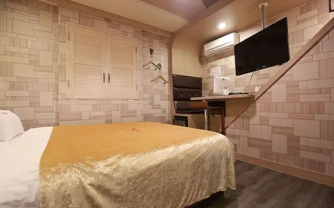 Oda (Massage Spa C (70 inch TV))