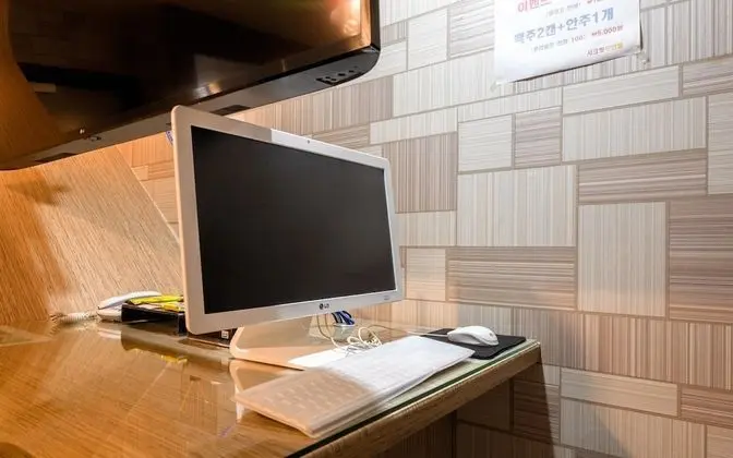 Oda (Massage Spa C (70 inch TV))