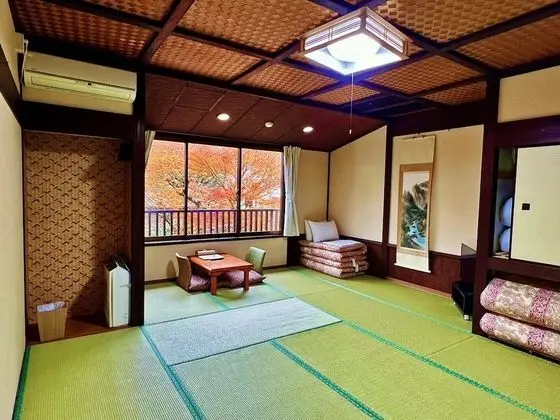 Traditional Oda, Sigara İçilmez, Bahçe Manzaralı (JapaneseStyle, with shower and toilet)