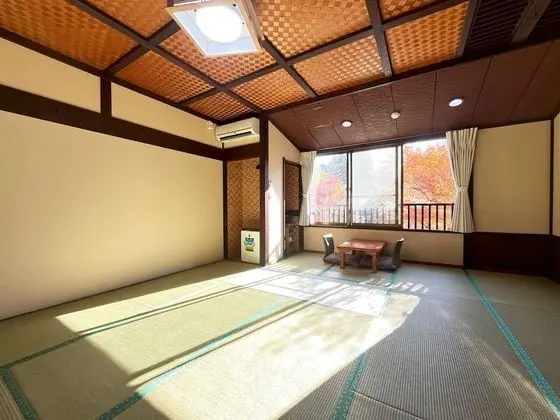 Traditional Oda, Sigara İçilmez, Bahçe Manzaralı (JapaneseStyle, with shower and toilet)