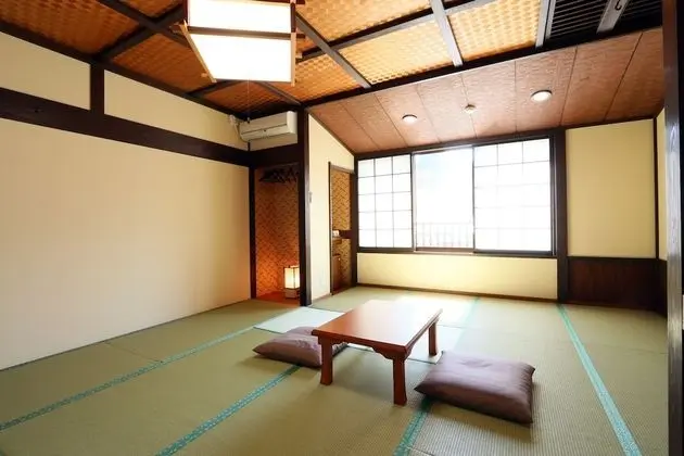 Traditional Oda, Sigara İçilmez, Bahçe Manzaralı (JapaneseStyle, with shower and toilet)