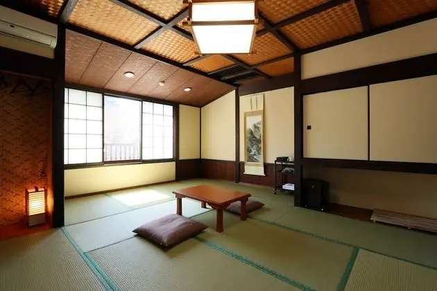 Traditional Oda, Sigara İçilmez, Bahçe Manzaralı (JapaneseStyle, with shower and toilet)