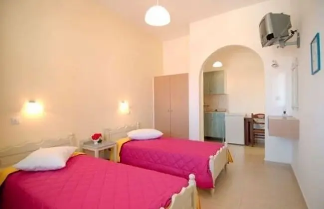 Üç Kişilik Oda, Deniz Manzaralı