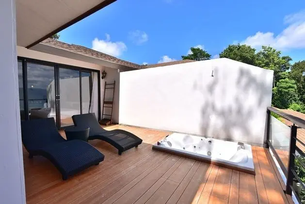 Grand Deluxe Jacuzzi Ocean View