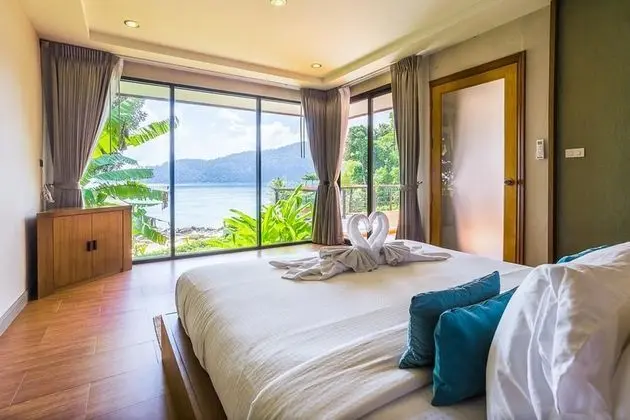 Jacuzzi Beach Villa