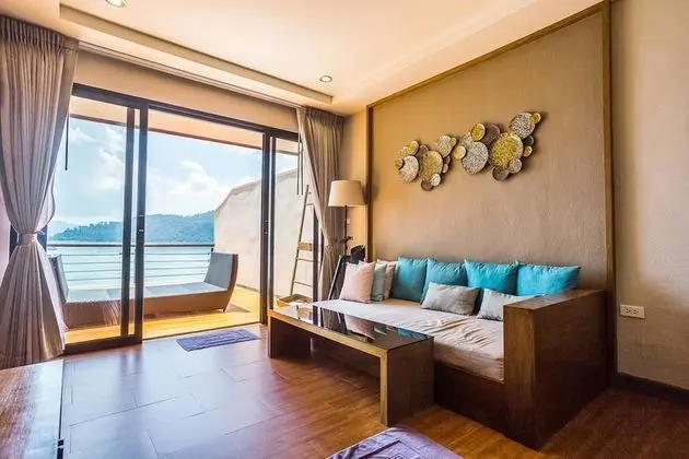 Jacuzzi Beach Villa