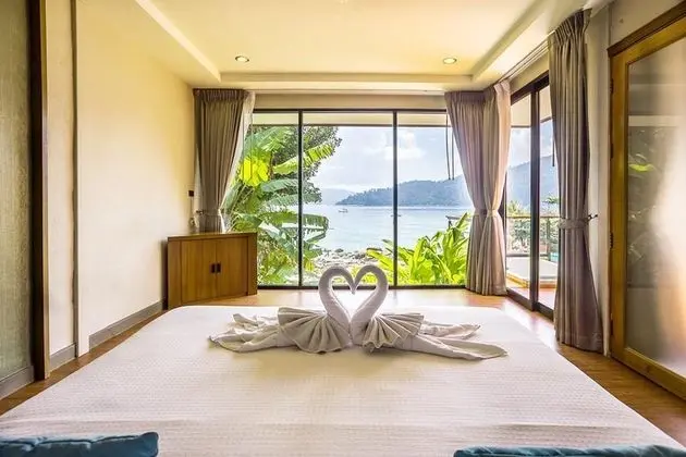 Jacuzzi Beach Villa