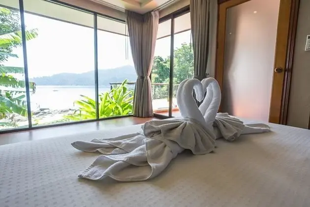 Jacuzzi Beach Villa