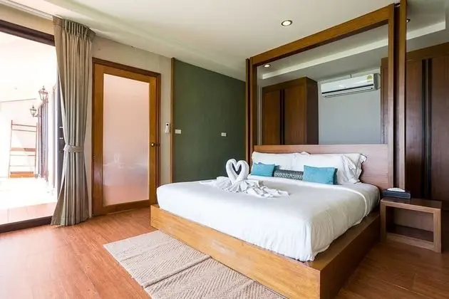 Jacuzzi Beach Villa