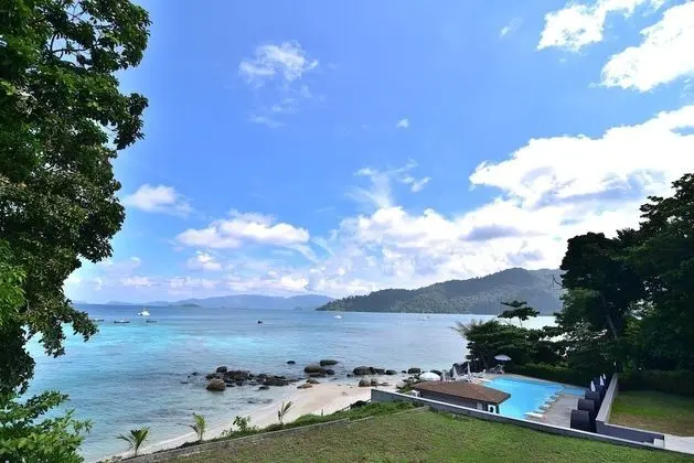 Jacuzzi Beach Villa