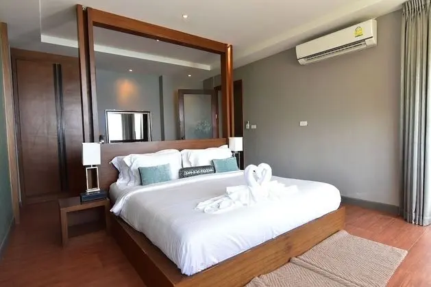 Jacuzzi Beach Villa