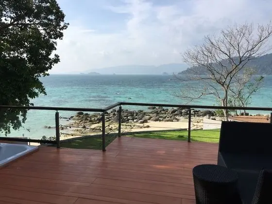Jacuzzi Beach Villa
