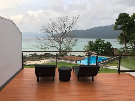 Jacuzzi Beach Villa