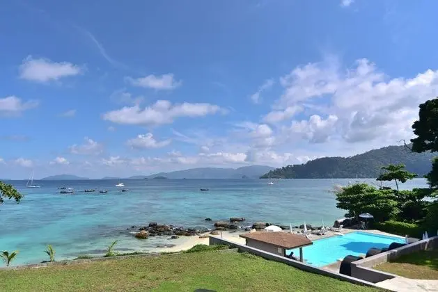 Jacuzzi Beach Villa
