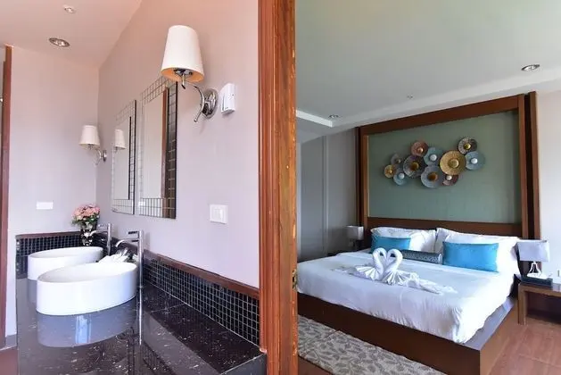 Jacuzzi Ocean View Suite
