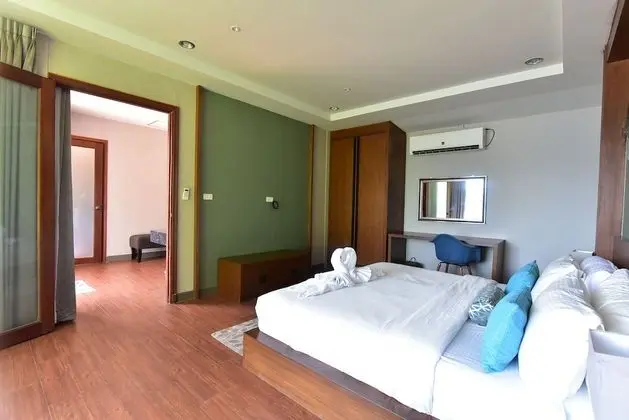 Jacuzzi Ocean View Suite