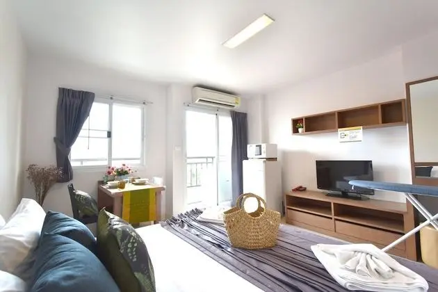 Studio Apartment