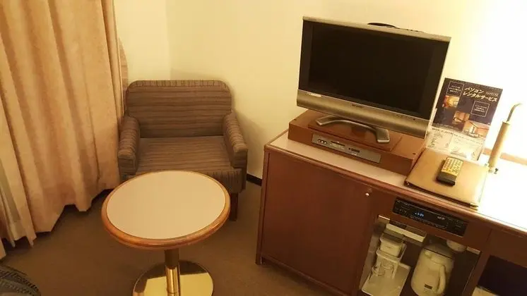 İki Ayrı Yataklı Oda, Sigara İçilmez