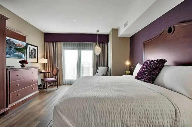 Northern Plains King Balconette