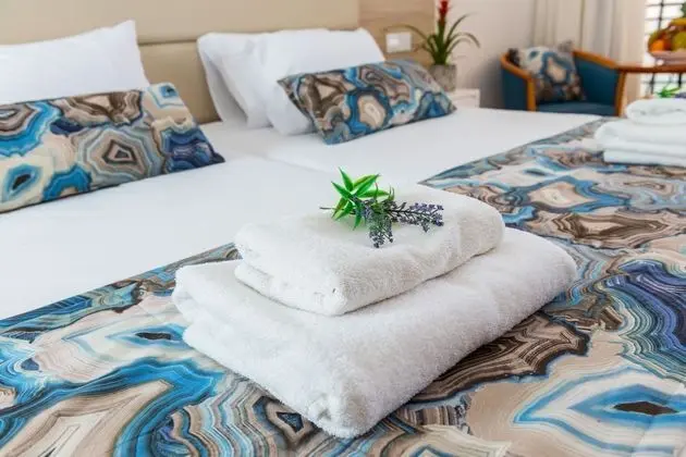 https://i.travelapi.com/lodging/3000000/2140000/2137800/2137778/2121e2ad_z.jpg
