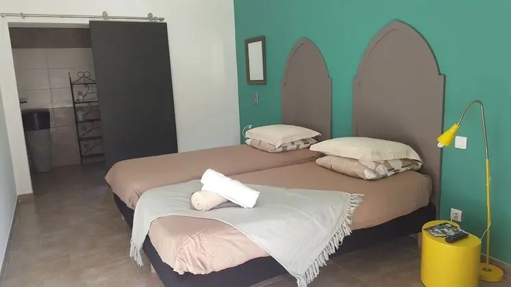 Comfort Tek Büyük Yataklı Oda