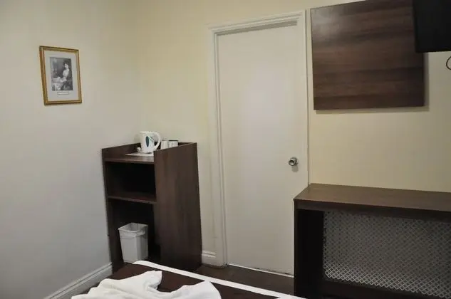 Standard Tek Büyük Yataklı Oda