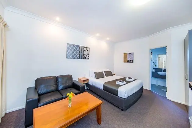 King Spa Room