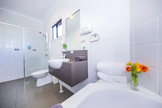 King Spa Room