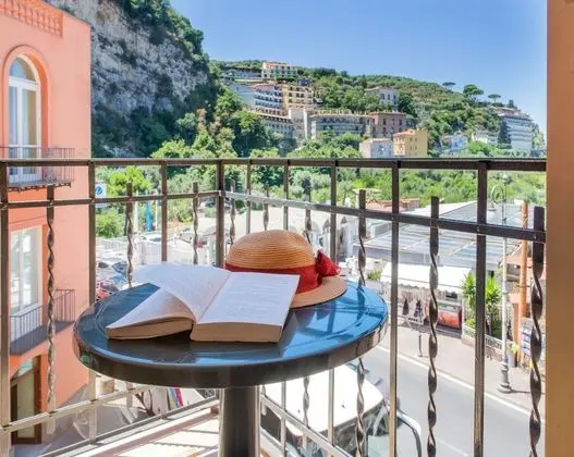 Classic Büyük Yataklı Tek Kişilik Oda, Balkon