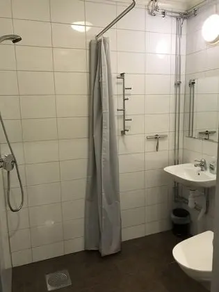 Basic Dört Kişilik Oda, Ortak Banyo (Rum 2)