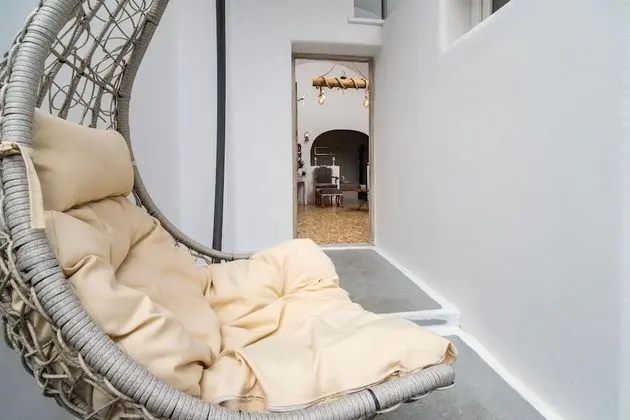 Traditional Süit, 1 Çift Kişilik Yatak ve Çekyat (Asera 1)